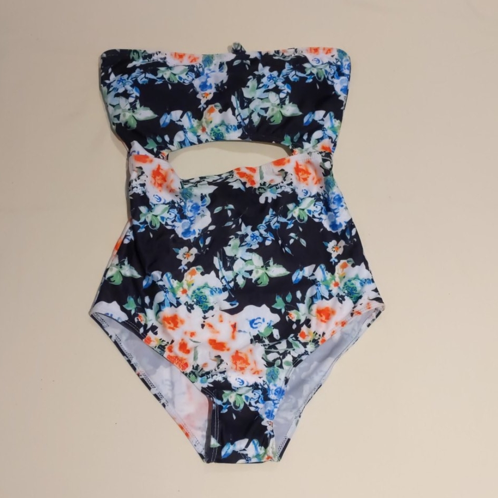 One piece bathing suit